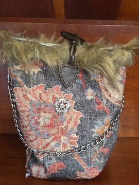 Zoe's Handicrafts: Floral Tapestry Faux-Fur Trim Shoulder Bag - Gray & Rust